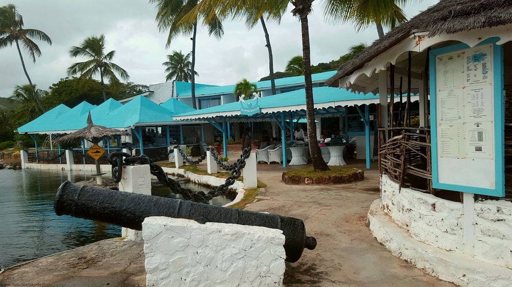 Flauschiges Restaurant direkt am Strand